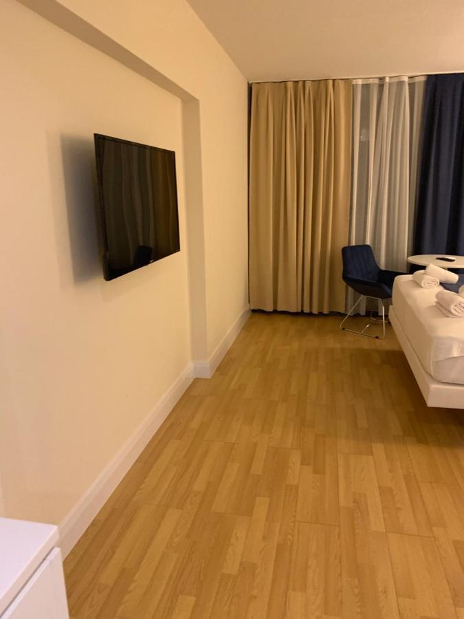 Orbi Twin Towers C Block Apartment Batumi Exterior photo