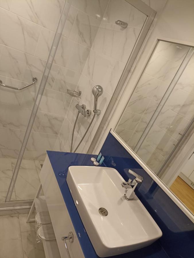 Orbi Twin Towers C Block Apartment Batumi Exterior photo